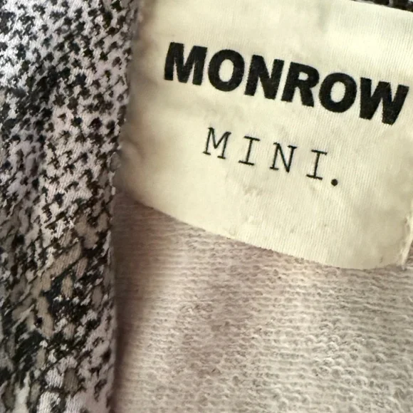 Monrow Mini White and Black Snake Print Graphic Zip Up Hooded Sweatshirt -{6} - Picture 3 of 6
